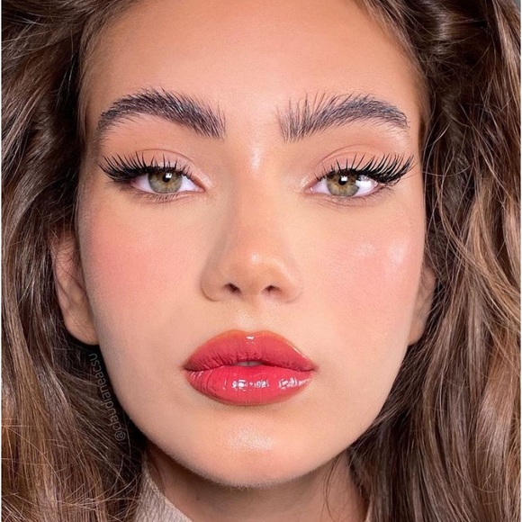 Iconic London Lustre Lip Oil Lipgloss in One to Watch BNIB - Picture 9 of 13